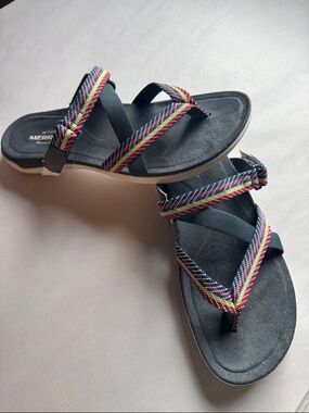 Merrell women’s 8 Turbulence strappy flip flop sandals Rainbow Velcro Beach